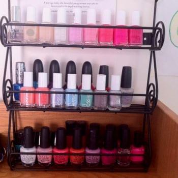étagère à épices pour ranger les vernis à ongles